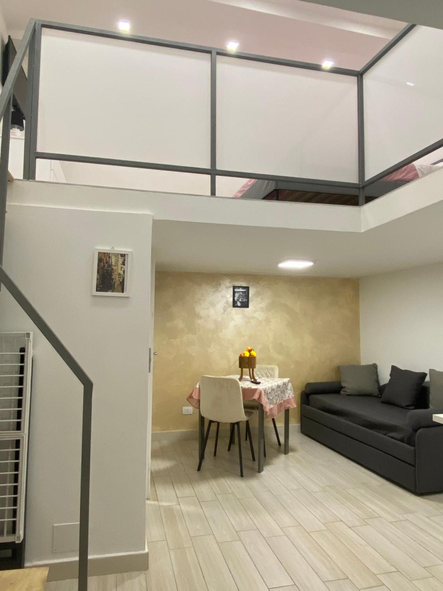 Casa Vacanza , Marianna Apartment เนเปิลส์ ภายนอก รูปภาพ